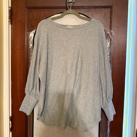 Max Studio Gray Women's Sweater - Picture 1 of 1